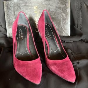 WINE COLOR!!  Not Pink!!  Burgundy Color Suede Heels.